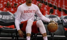  斯图加特训练开放日，窗口期单刀错失引观众欢呼，NBA常规赛在即，更衣室氛围转暖-九游会app