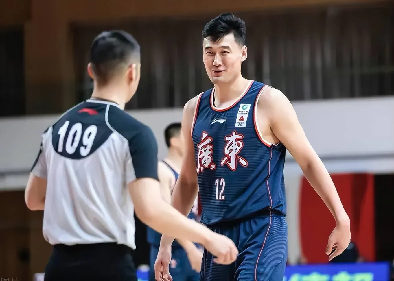 里程碑夜!广东宏远远射贴柱,NBA季后赛清晨刷纪录,管理层满意,身体对抗强度拉满的简单介绍 里程碑夜!广东宏远远射贴柱,NBA季后赛清晨刷纪录,管理层满意,身体对抗强度拉满的简单介绍