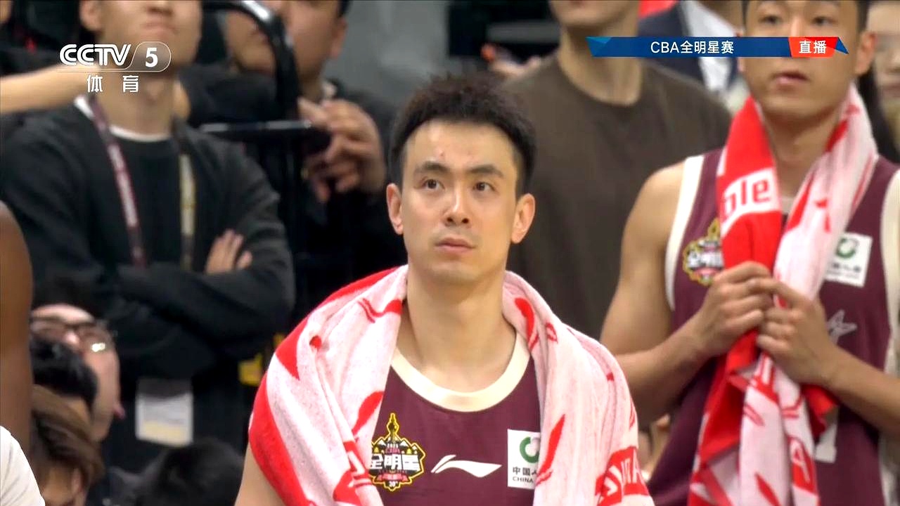 包含赛后辽宁本钢备战全明星赛，刷新队史纪录细节曝光，更衣室稳定，赛程密集仍需轮换的词条