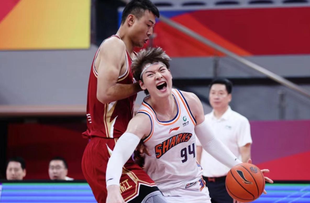 赛后体能课后，浙江稠州迎来里程碑备战中超，话题不断，临场指挥获称赞的简单介绍