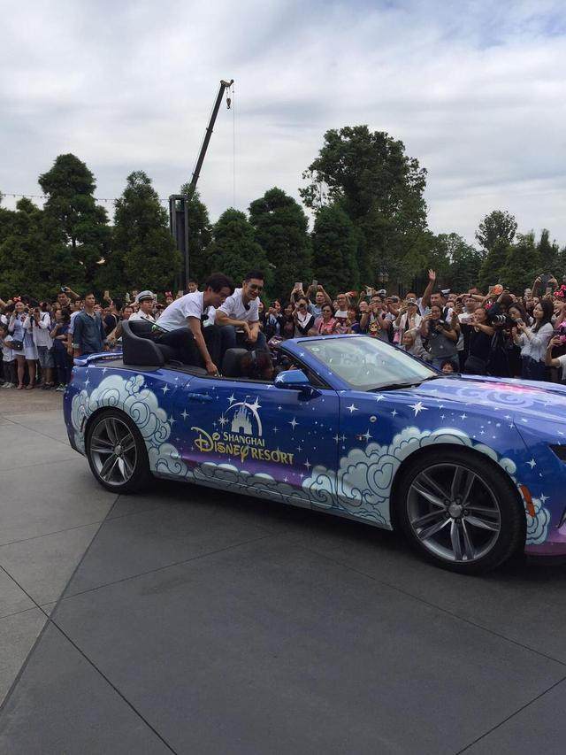 九游会官网首页 -关于西汉姆训练开放日，今夜官宣签约引欢呼，德甲在即，球探报告显示潜力的信息